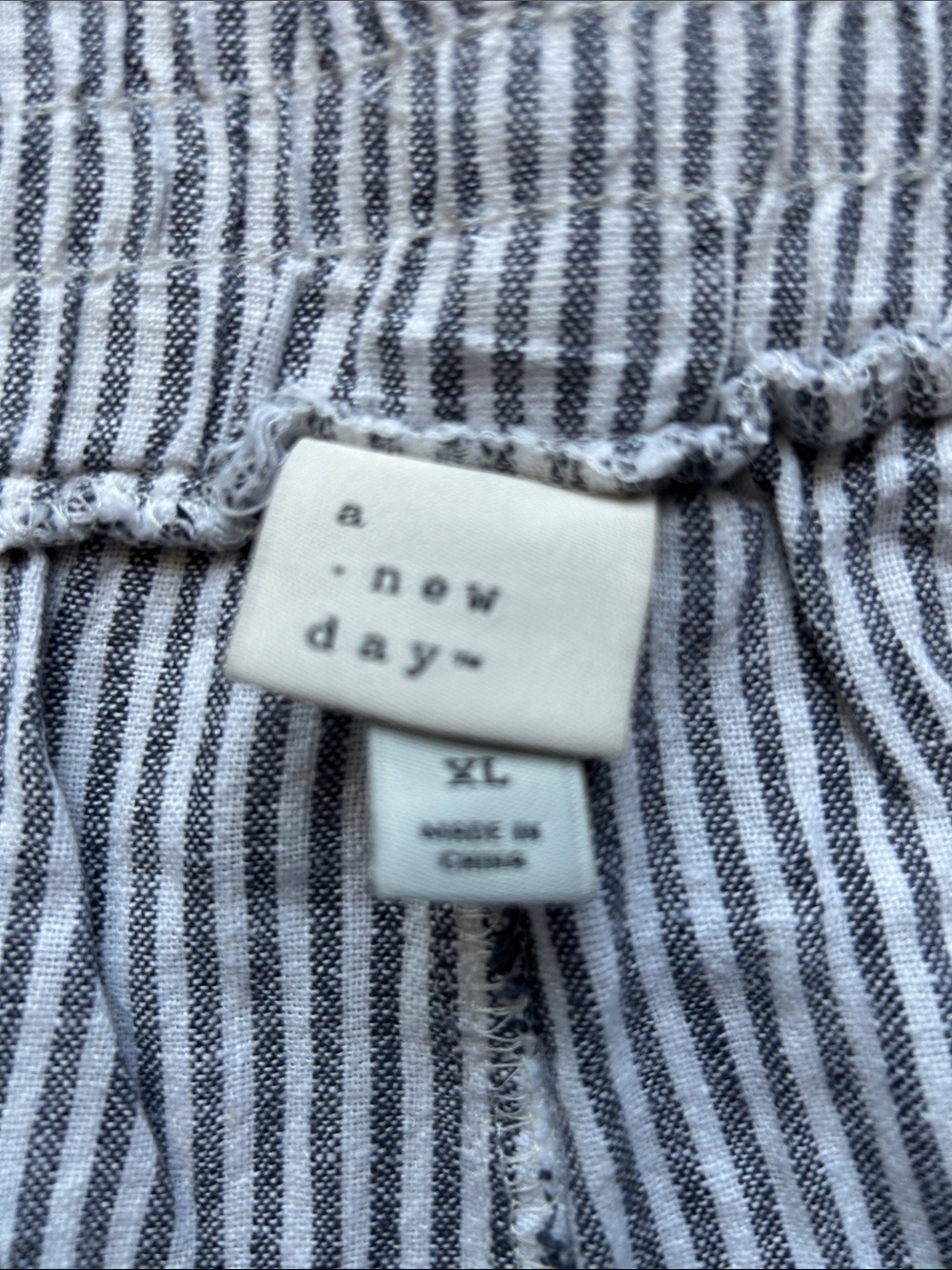 a new day Blue and White Striped Pull-On Cropped Pants 55% linen,45% rayon SZ XL - Picture 4 of 7